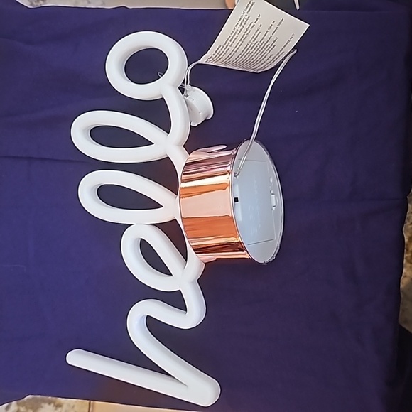 Hello, battery-operated light - Picture 2 of 7